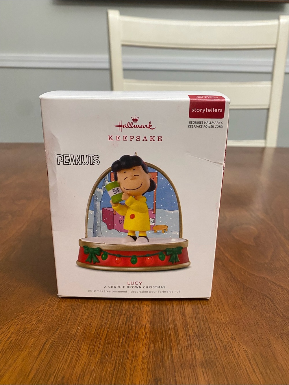 Hallmark‎ Peanuts Lucy Storyteller Ornament 2018